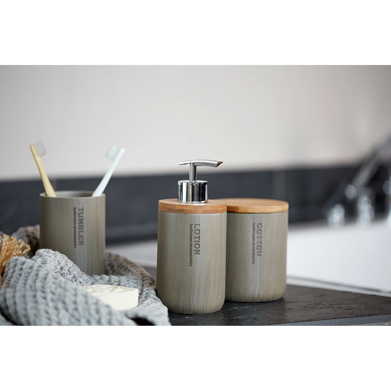 WENKO Bad-Accessoire-Set Palo (3-teilig) - Polyresin / Bambus - Beige 5 WENKO Bad-Accessoire-Set Palo (3-teilig) - Polyresin / Bambus - Beige – Bild 3