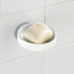 WENKO Seifenablage Capri - Zinkdruckguss / Keramik - Weiß 15 WENKO Seifenablage Capri - Zinkdruckguss / Keramik - Weiß -Badaccessoires Verkäufe 1000271100 210608 11164800256 MOOD DETAILS P000000001000271100 mood