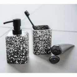 WENKO Zahnputzbecher Terrazzo - Schwarz -Badaccessoires Verkäufe 1000333233 220218 021 MOOD DETAILS P000000001000333233 mood