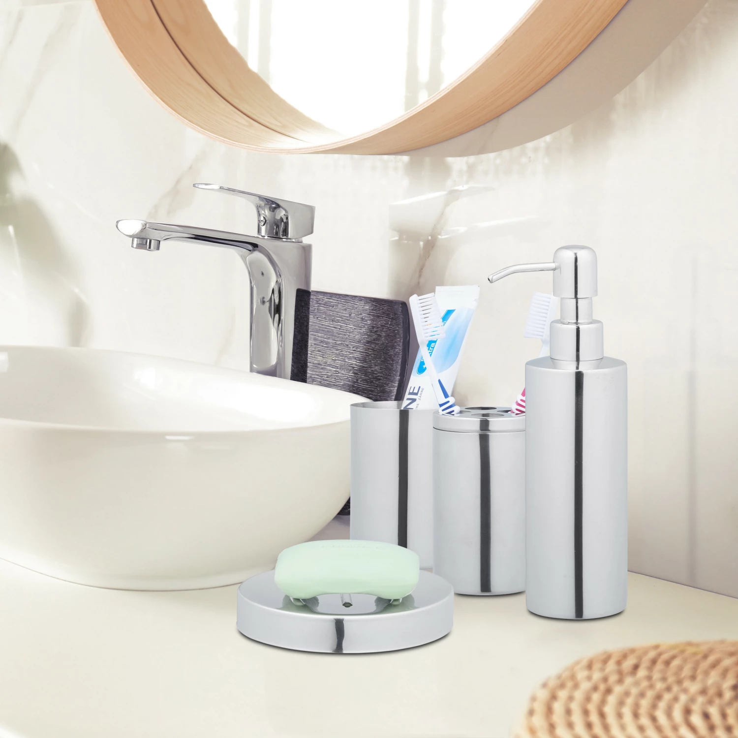 Relaxdays 4-tlg. Badezimmer Set glänzendes Silber 4 Relaxdays 4-tlg. Badezimmer Set glänzendes Silber – Bild 2