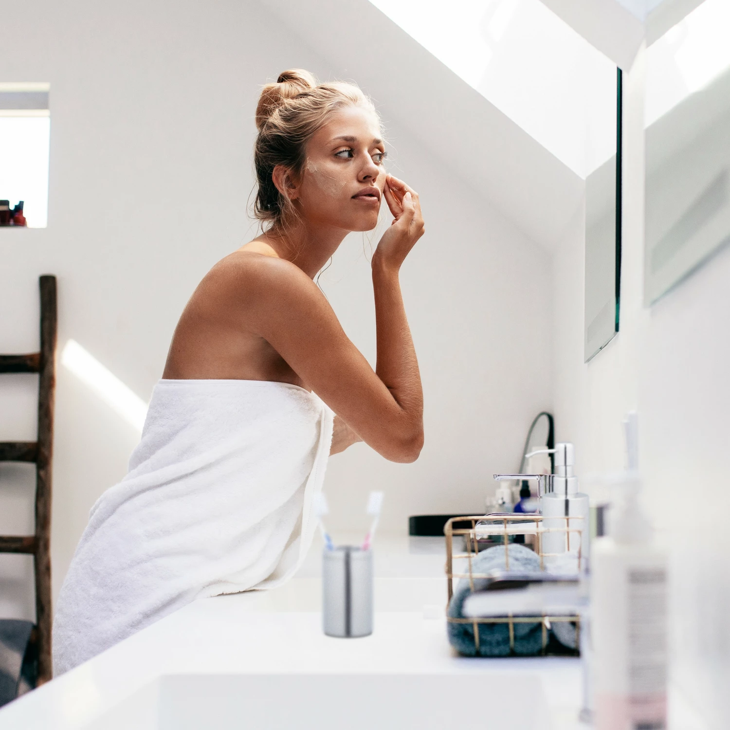 Relaxdays 4-tlg. Badezimmer Set glänzendes Silber 6 Relaxdays 4-tlg. Badezimmer Set glänzendes Silber – Bild 4